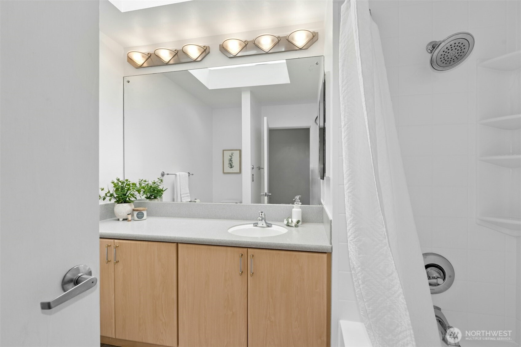 Full bathroom