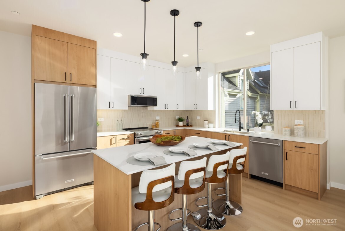 We invite you into Greencity's design studio to personalize your finishes while you still can.