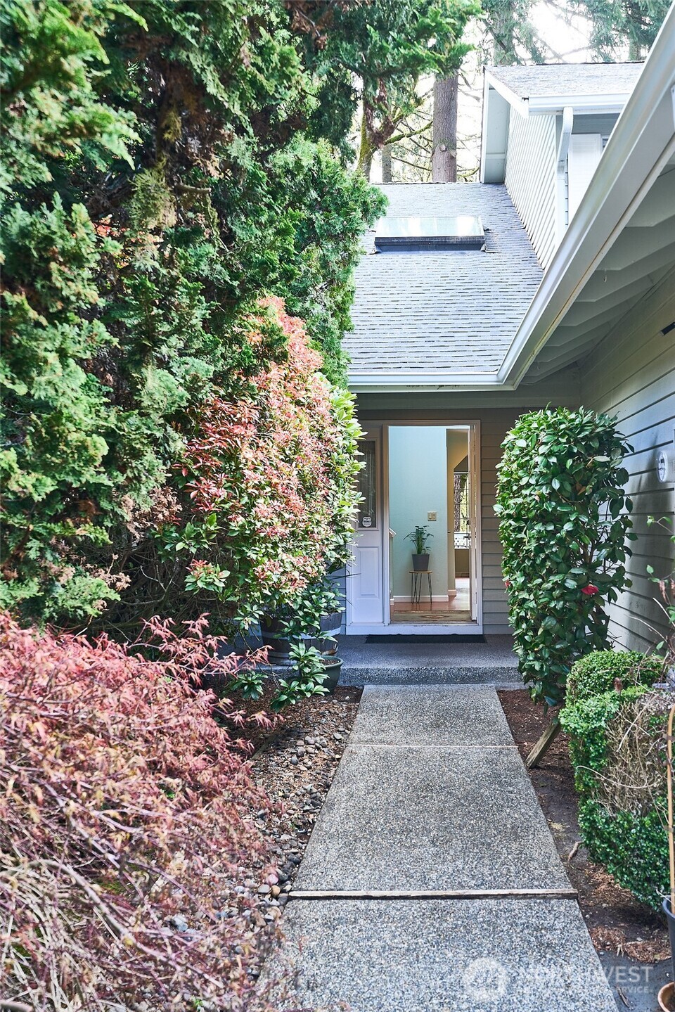 This well-maintained home will present a feeling of of peace and tranquility.