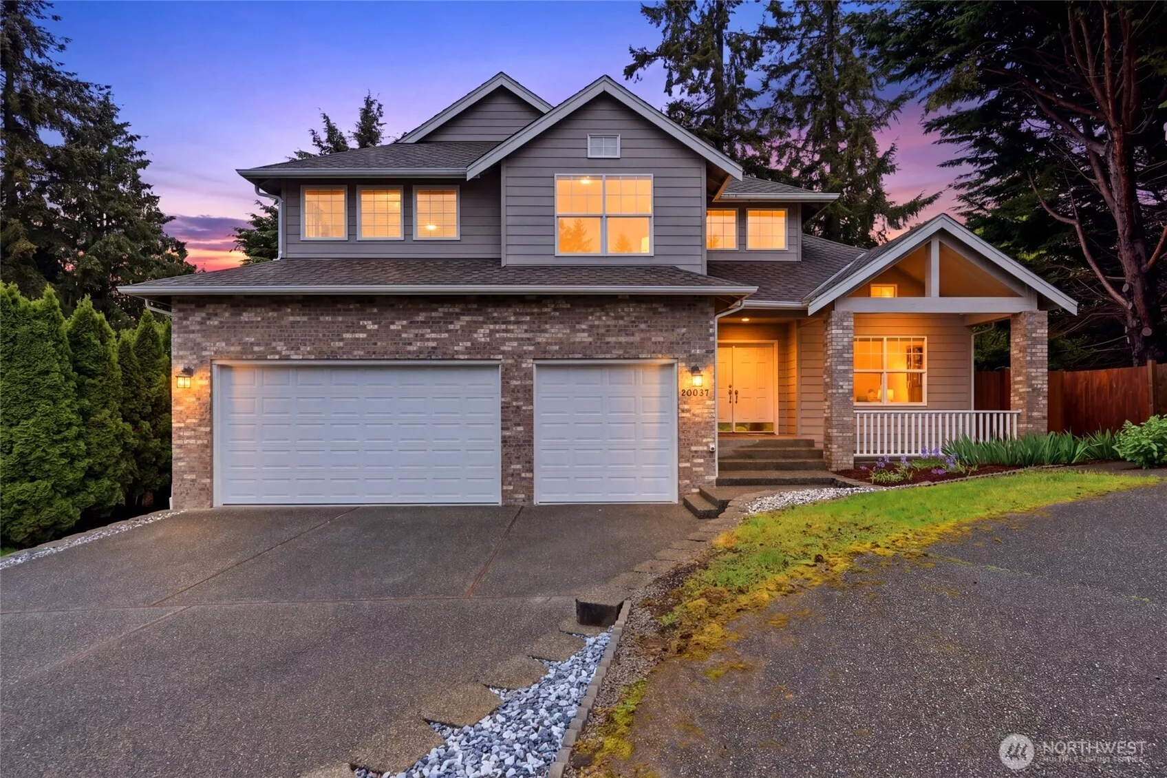 5 bedroom (4 beds + bonus room)