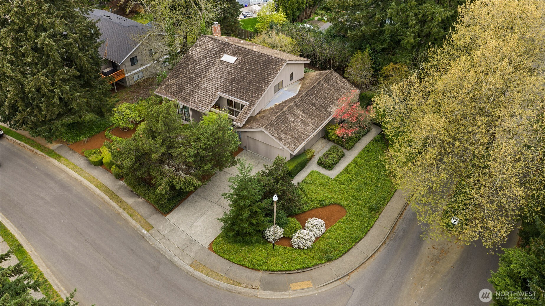 Outside, the experience continues on a rare 1/3-acre homesite that feels like your own private park. Tree-lined streets and sidewalks enhance the neighborhood’s welcoming feel.