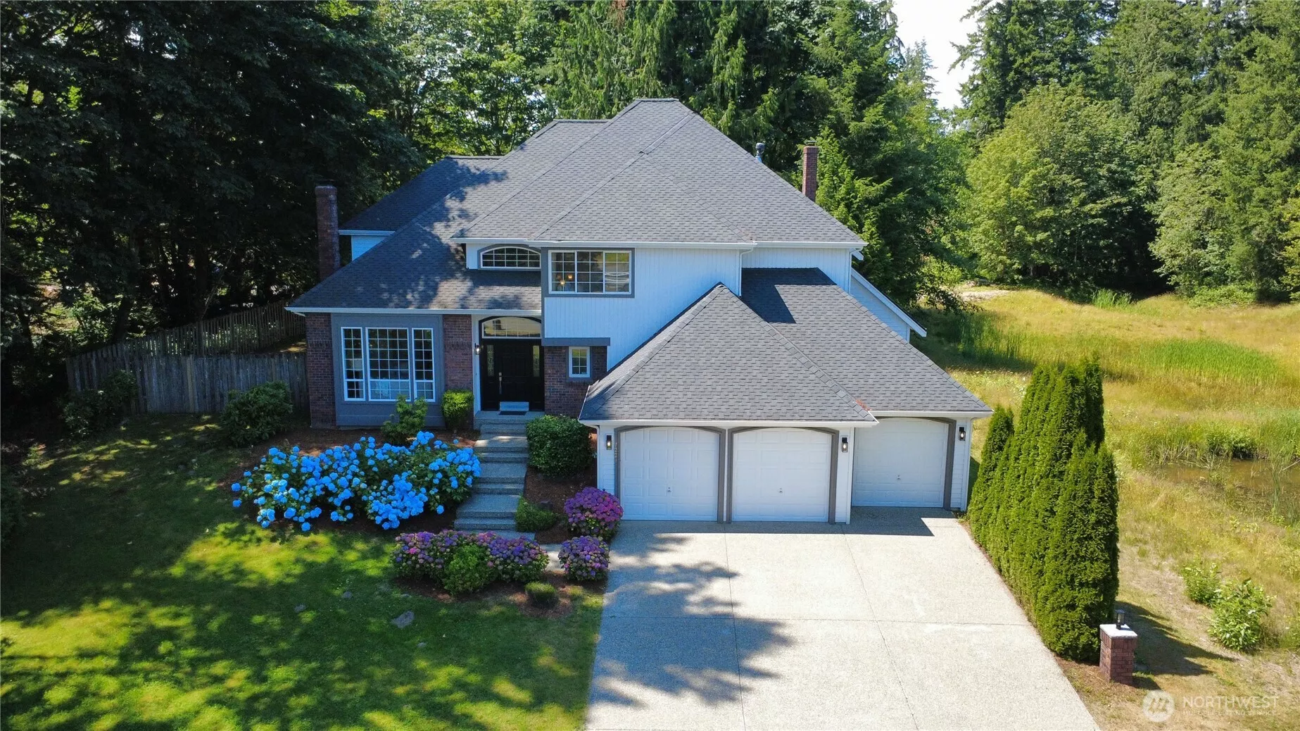 Incredibly updated and well located 4-bedroom, 3.5-bath, plus main floor den home at the end of quiet lane, next to a duck pond.  We saw a beautiful pair of wood ducks there.