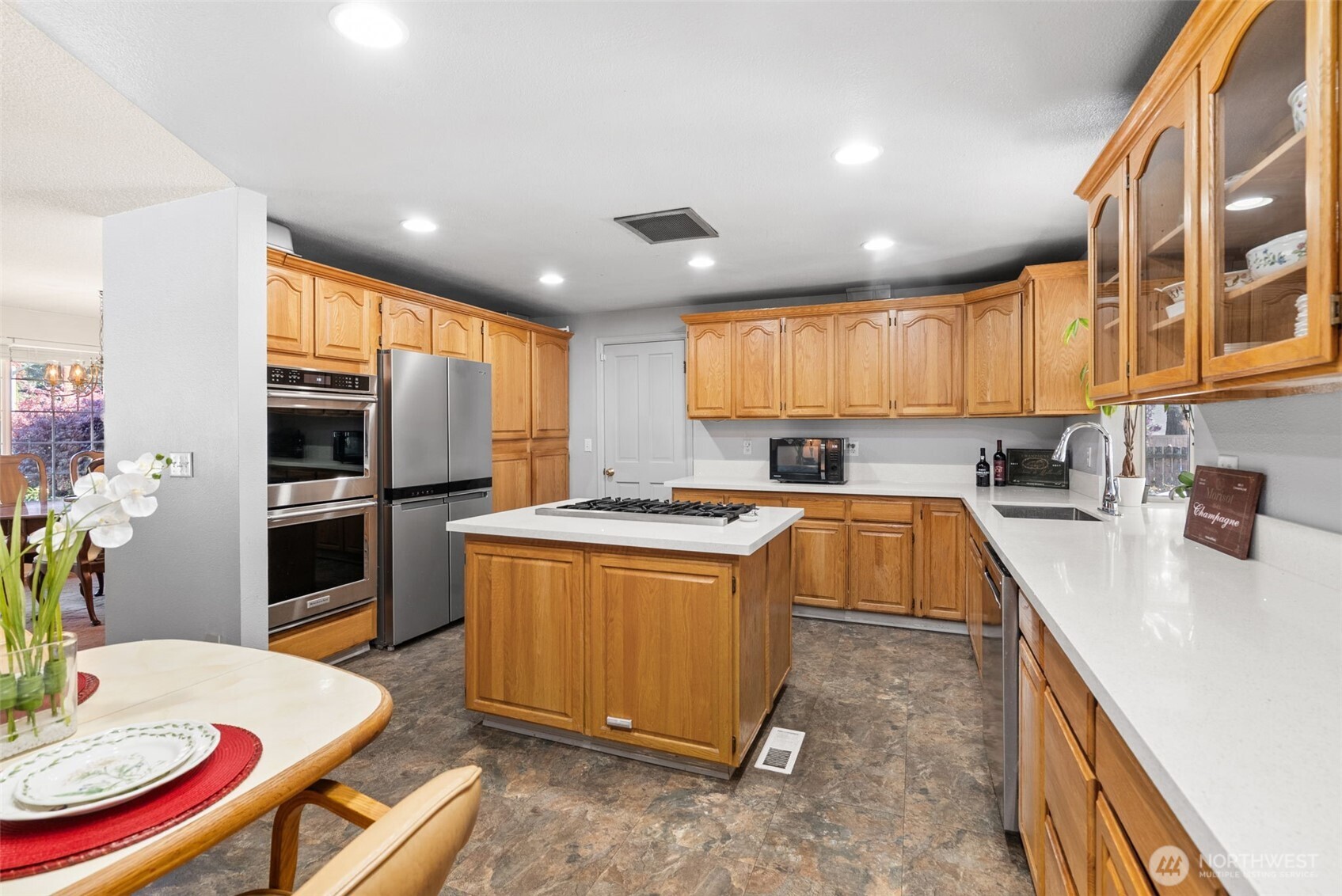 Easy-clean-up with the tile flooring