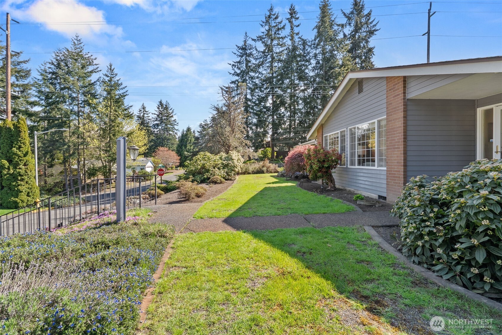 Handrail for the stairs make the assent and descent easy.