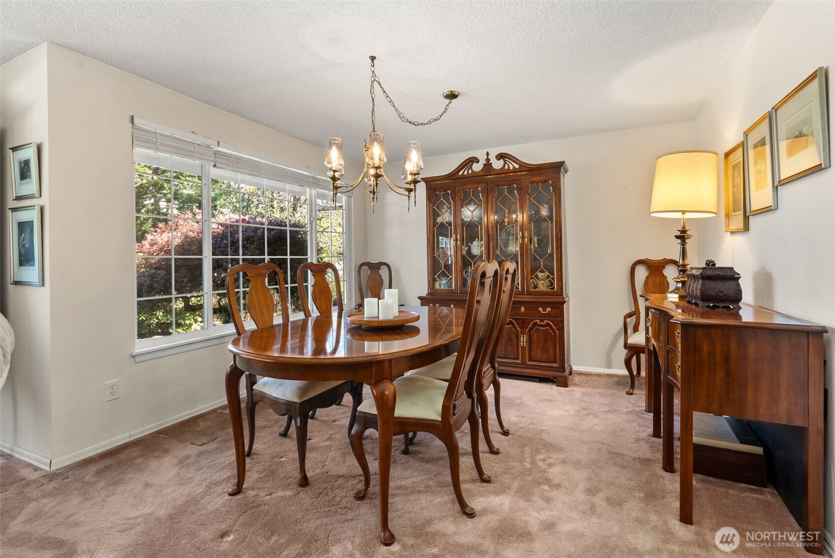 Big group?  Expand that table into the living area...