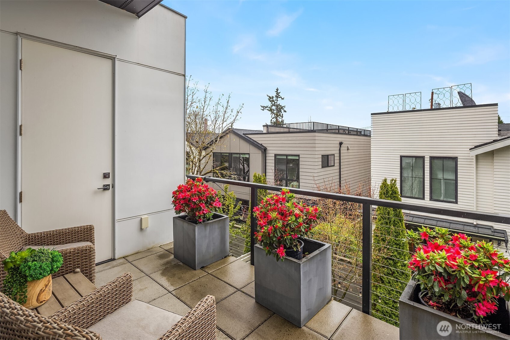 Sweet deck off the primary!