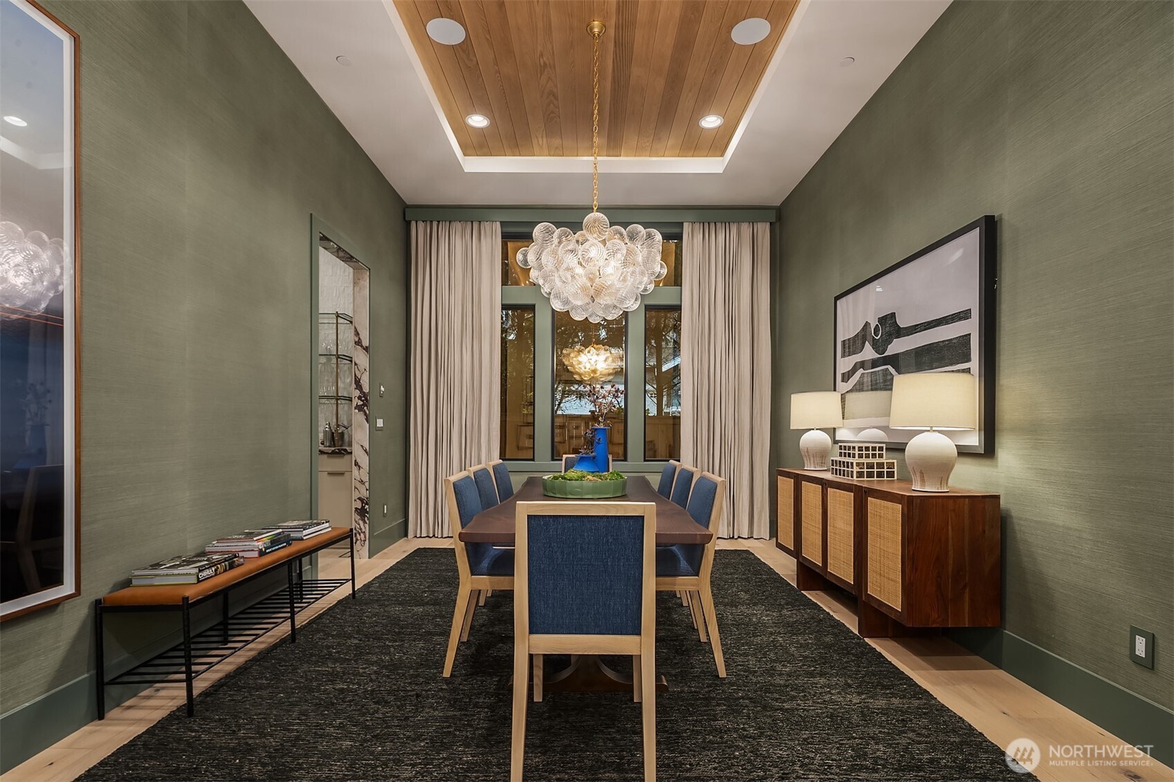 The kind of dining room that turns a dinner party into a real occasion. Intimate, considered, and impossible to rush through.