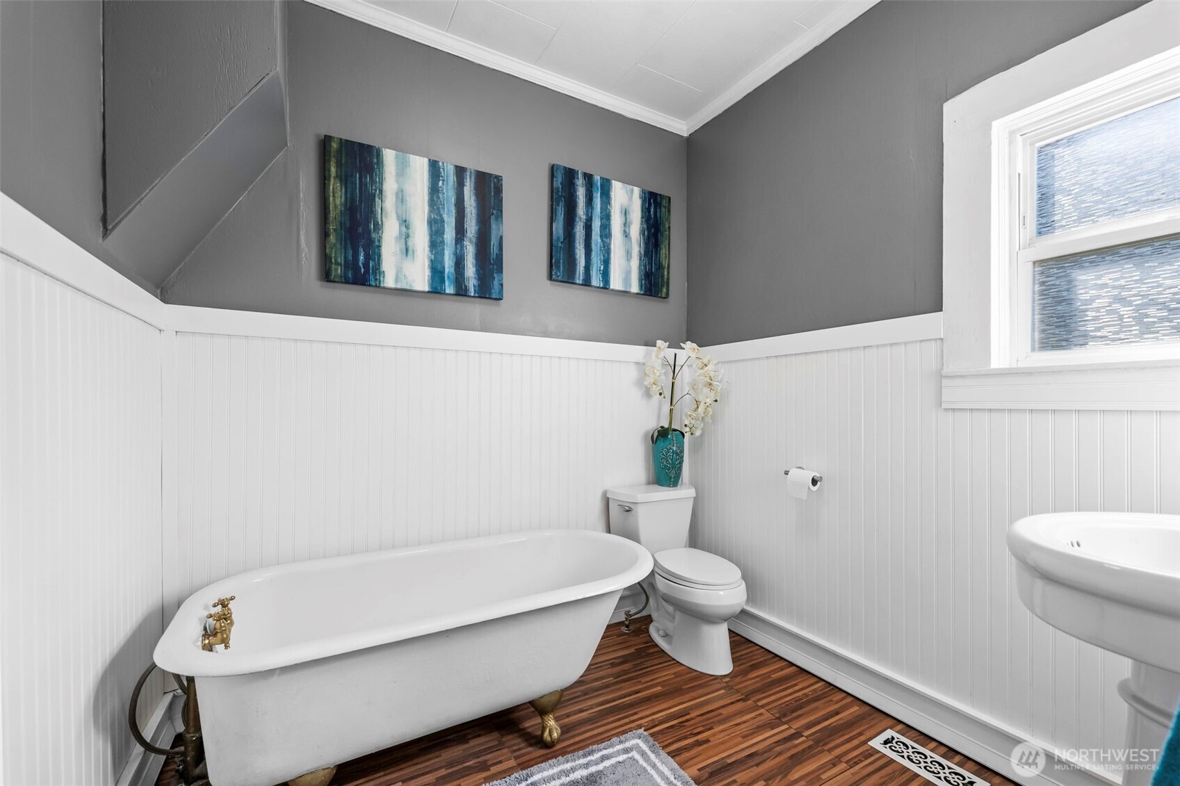 That claw foot tub is sweet.