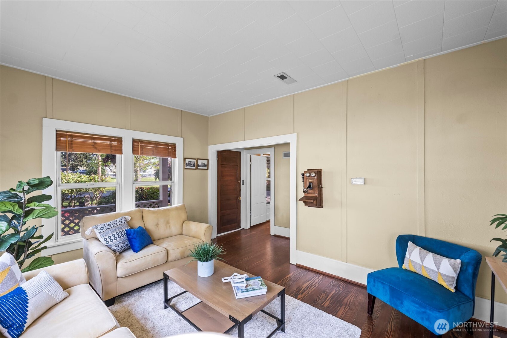 Really good sized living room