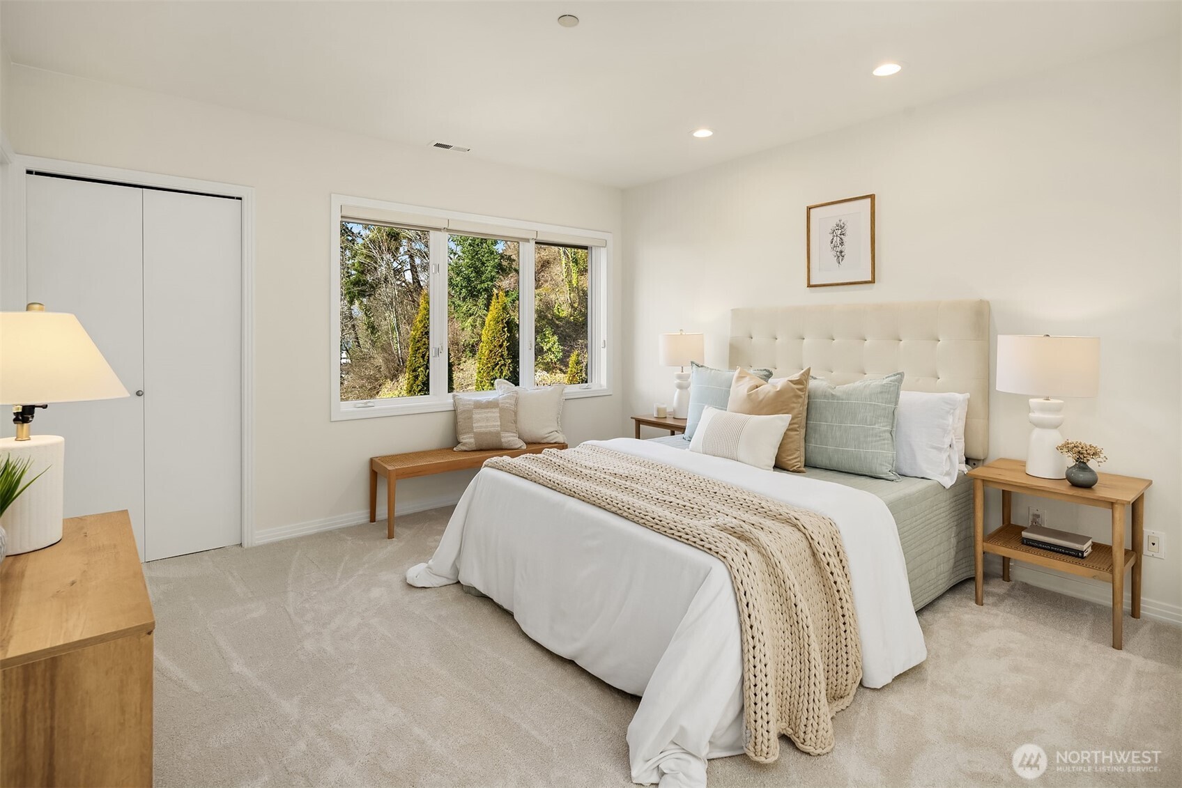 Guest Privacy: The en-suite layout ensures your guests enjoy the luxury of a private hotel suite. Almost every bedroom has its own private bathroom!