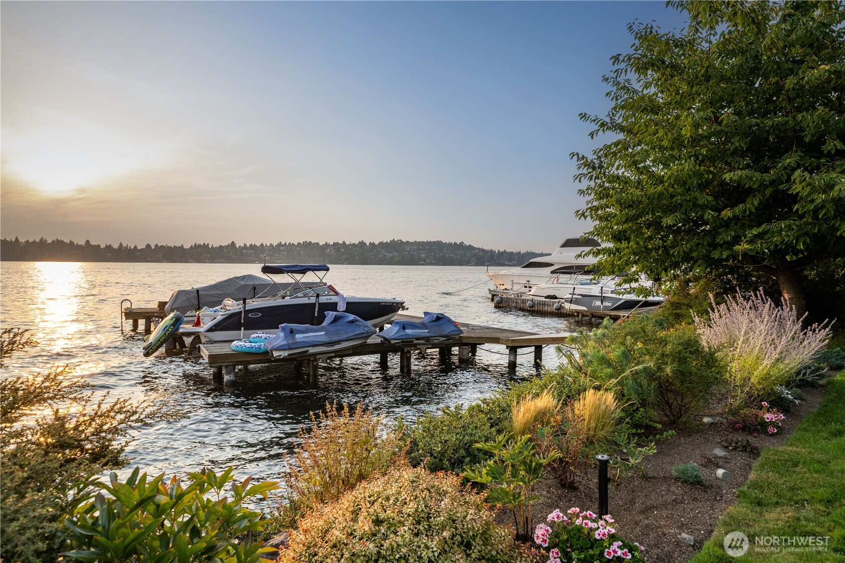Deep-Water Access: Dock engineered for large-scale yacht moorage and lake toys.