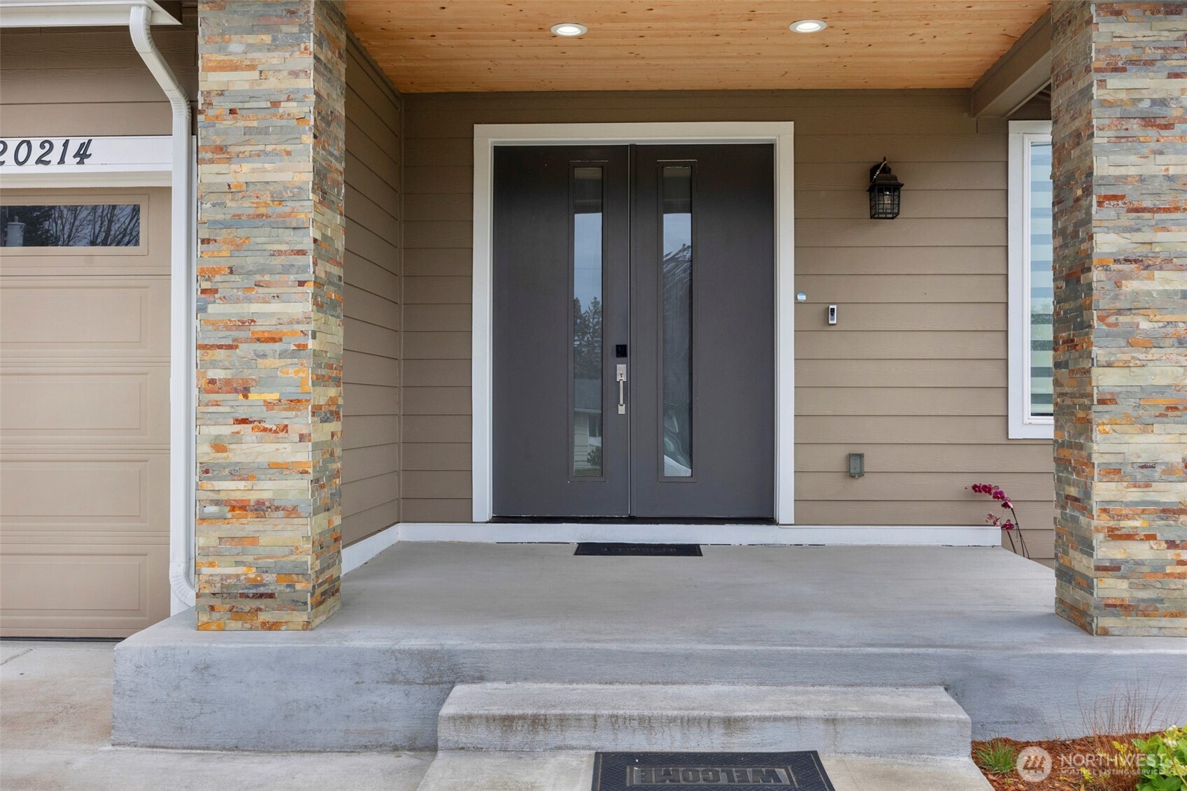 DOUBLE DOOR ENTRY