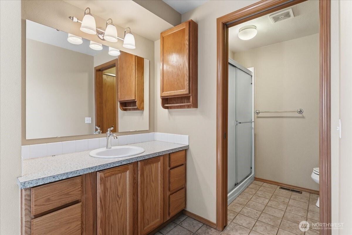 Primary Ensuite bathroom