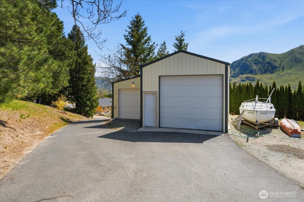 Pole Barn Shop + 1 car insulated garage