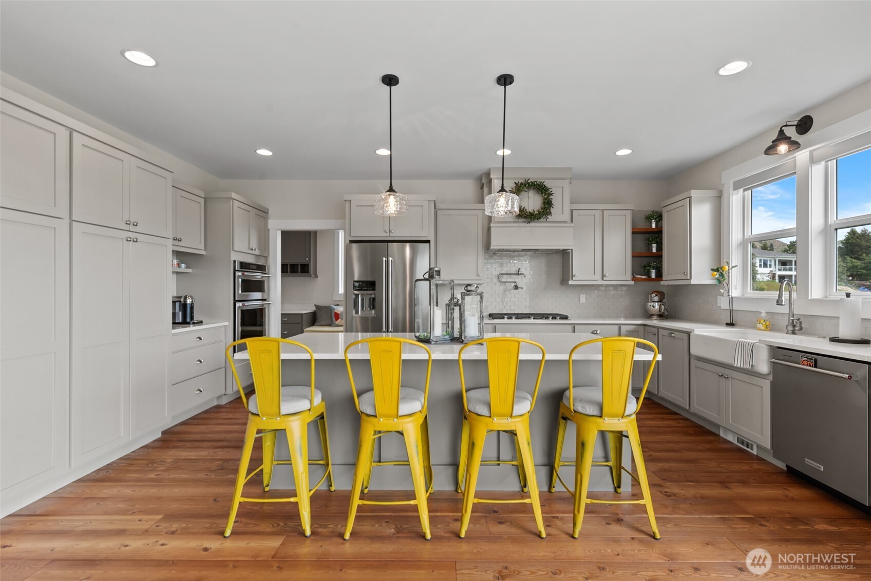 Notice the corner shelves instead cabinet!