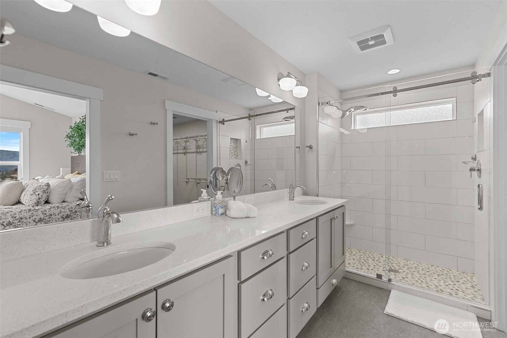 Primary Bath shower!! Soooo much room