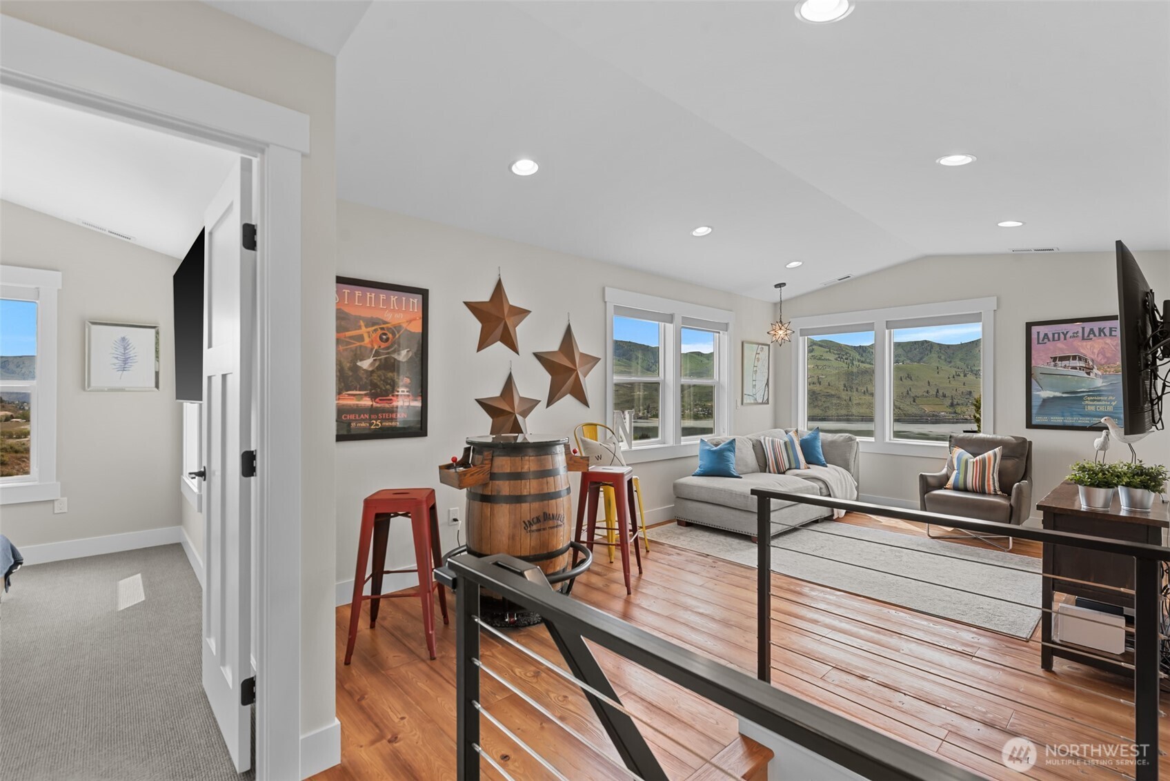 2nd floor bonus room - those views!