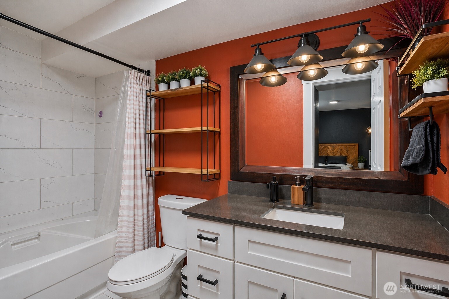 Primary Bath with Jetted Tub