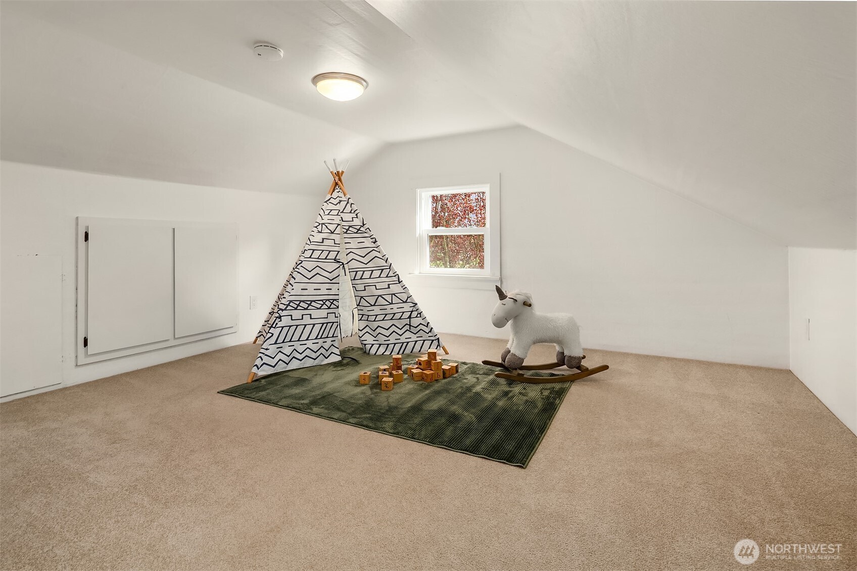 Upper loft area.
