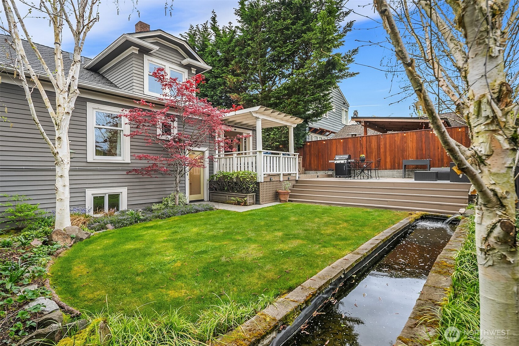 Lust and sunny west facing yard with lots of space to spread out!