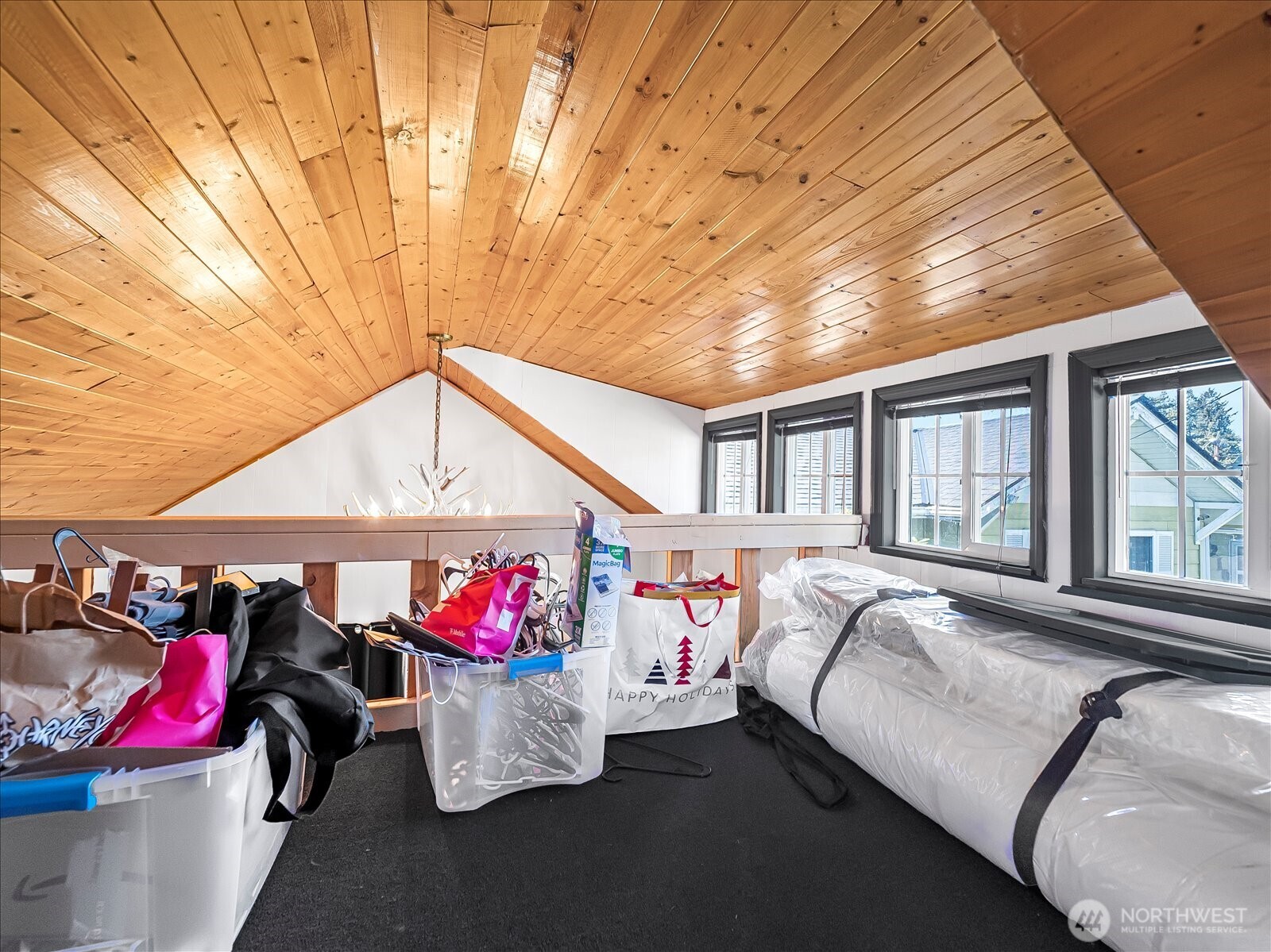 Sleeping area upstairs (can fit a mattress)