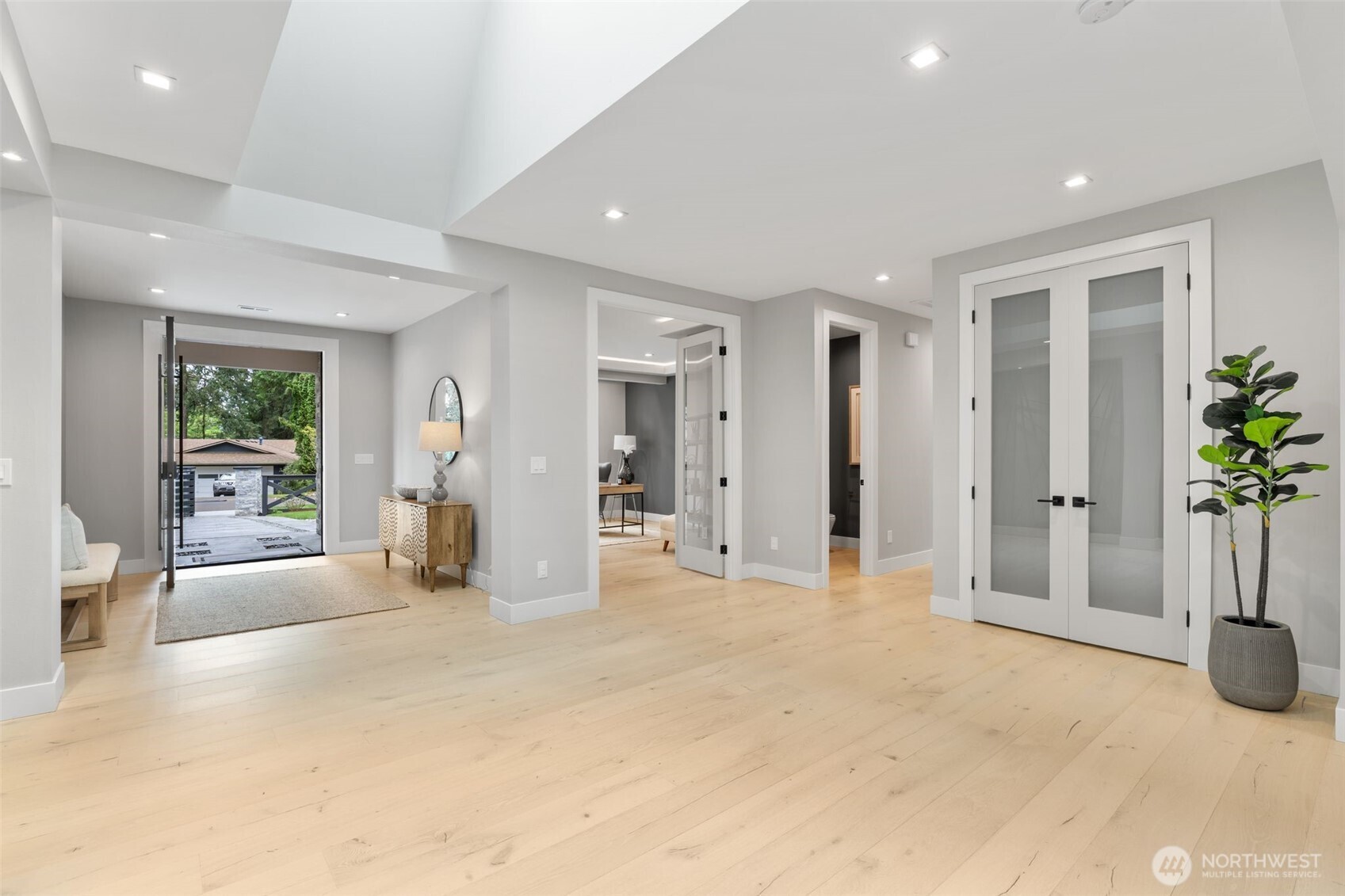 European Oak Wide-Plank Engineered Hardwood