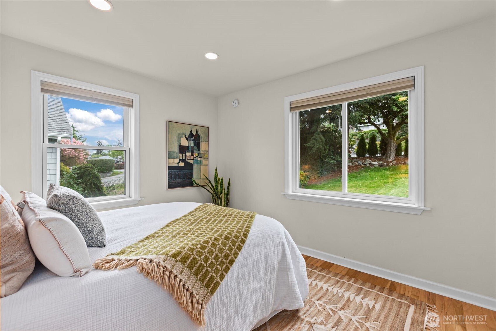 Good sized bedrooms. Light and bright.