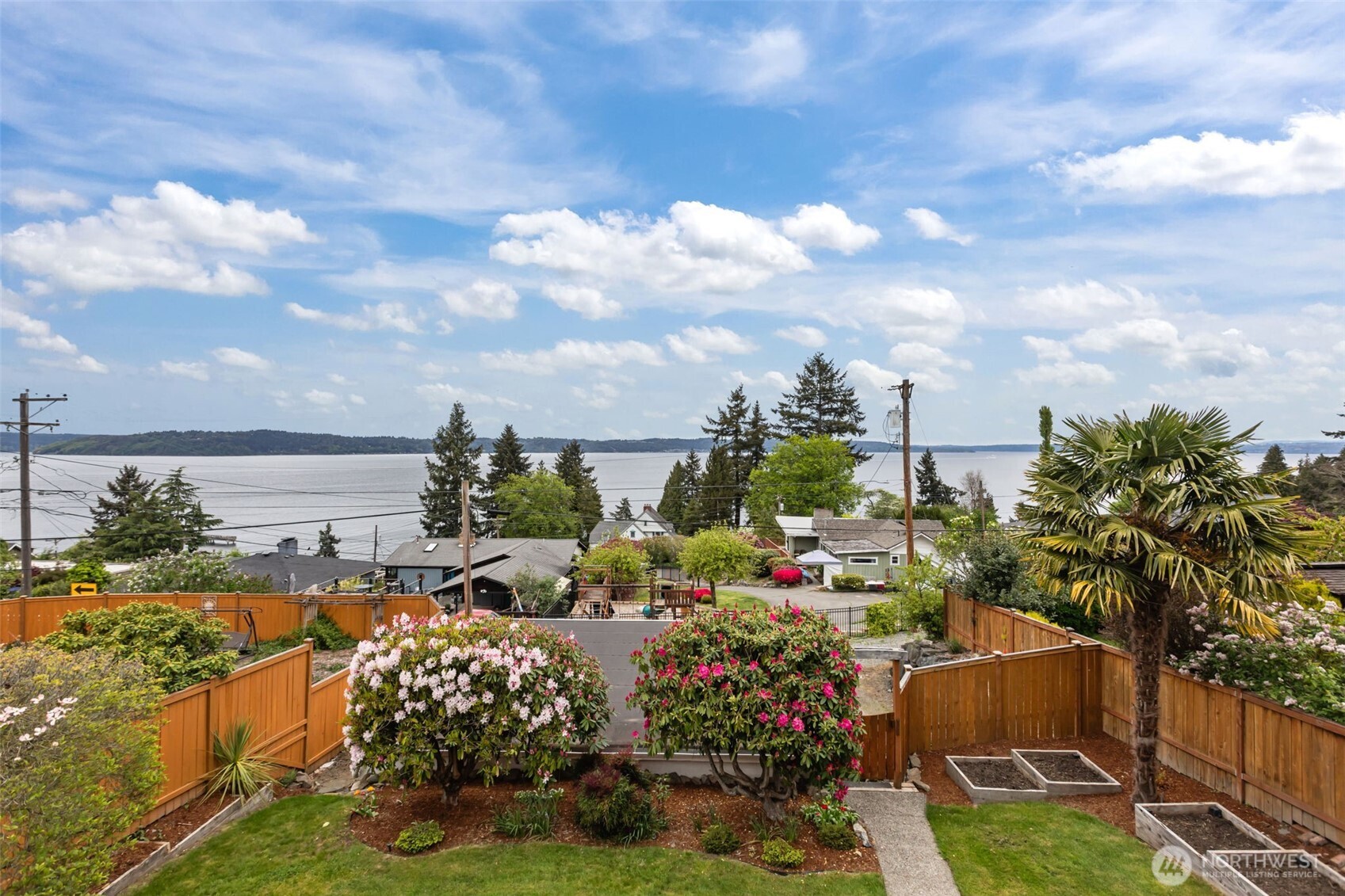 The proximity to the shoreline allows for strong visual connection to the Sound, while still being set back enough to feel private.