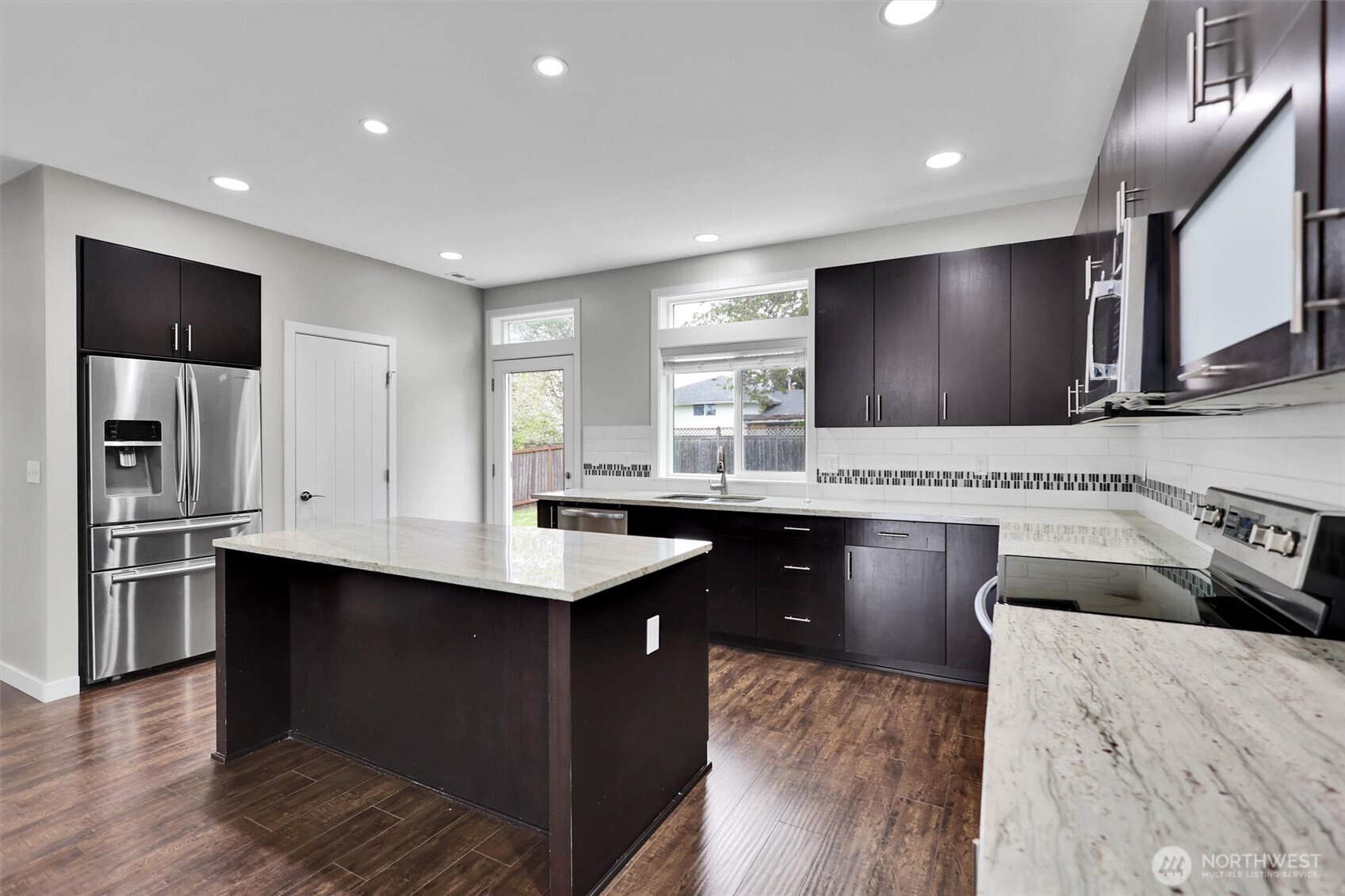 kitchen w/stainless steel appliances