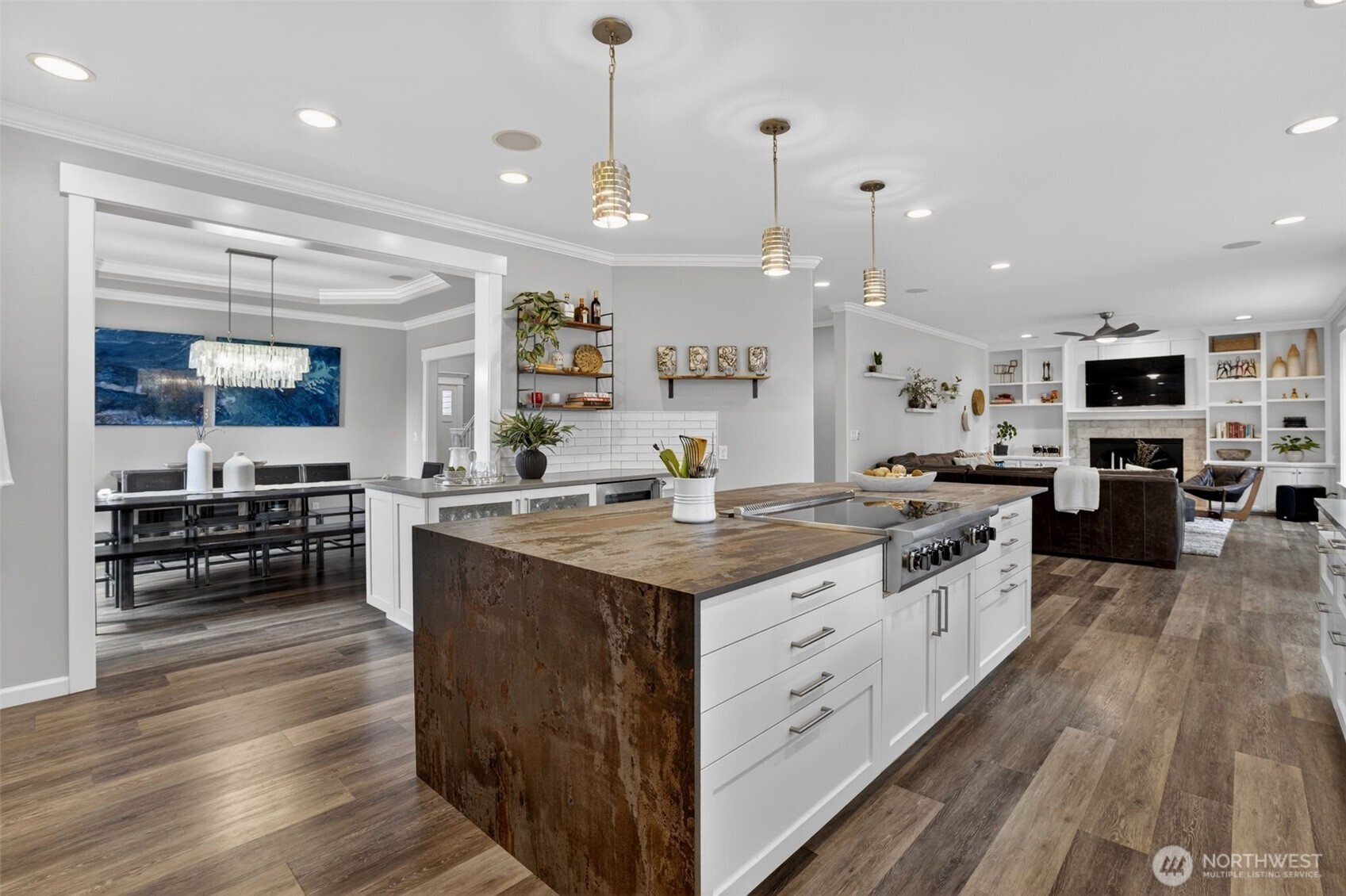 Extended Cabinetry & Walk In Pantry/Closet