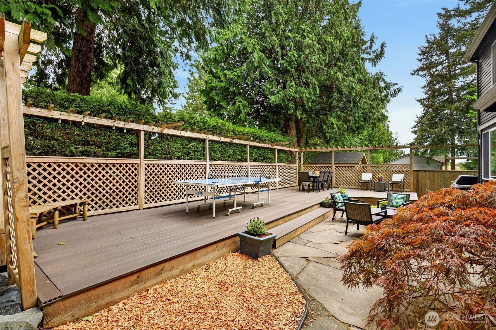 Huge Entertaining Deck, Garden Space & Patio