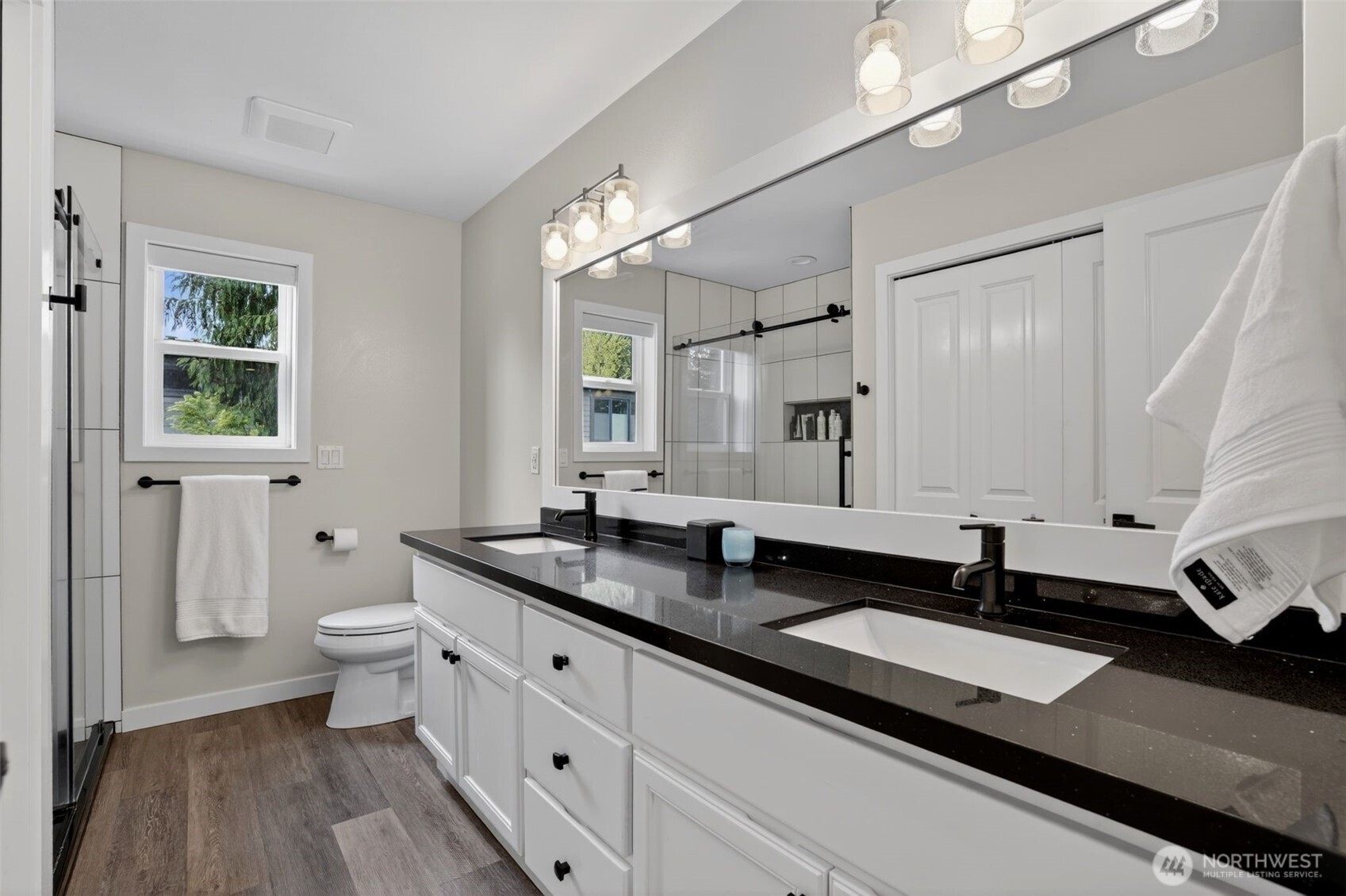Upper Level Guest Bath