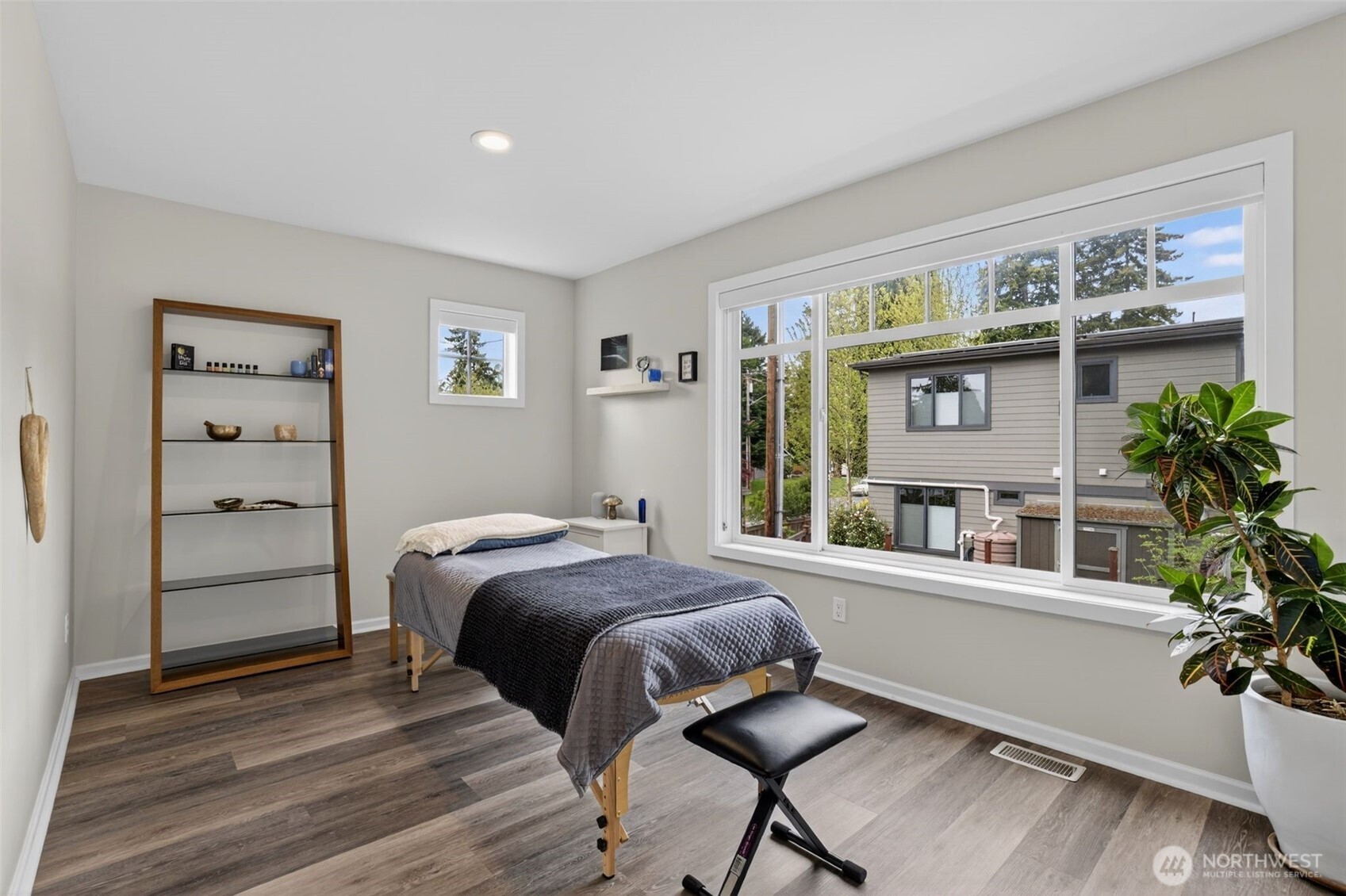 Upper Level 4th Guest Bedroom/Flex Space