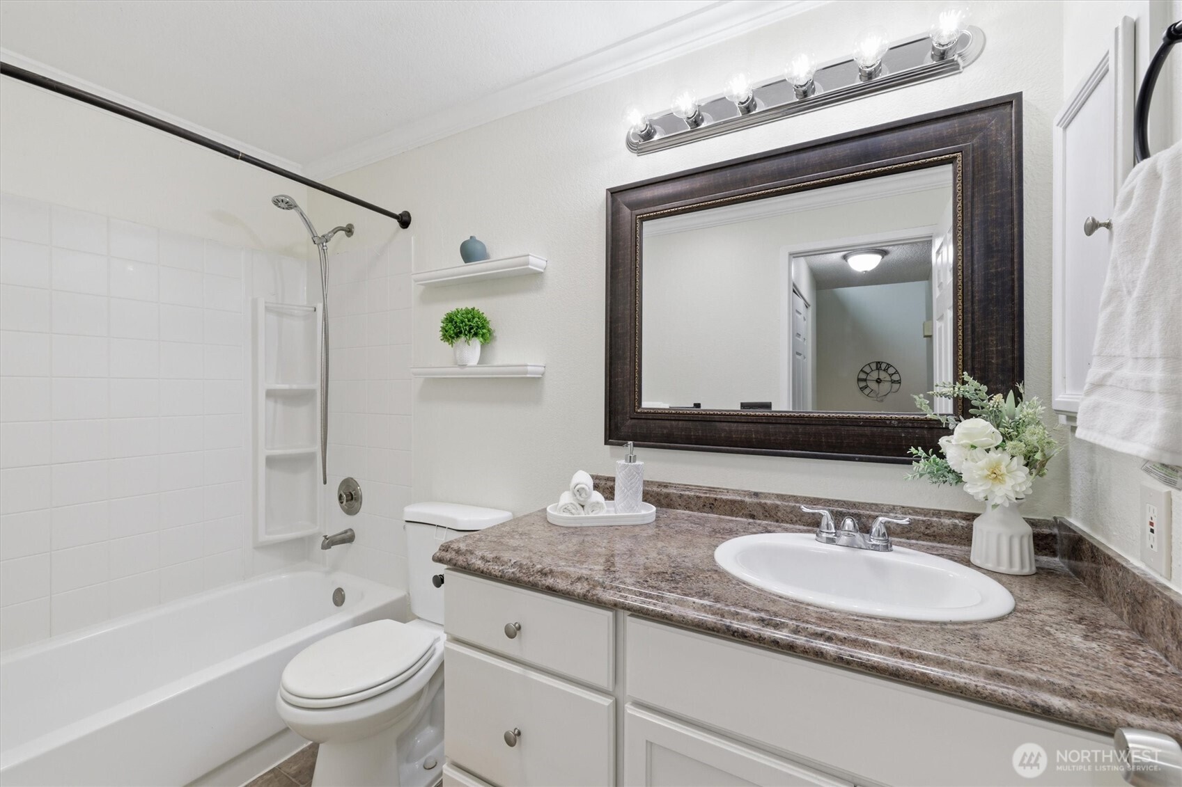 Conveniently located full bathroom.