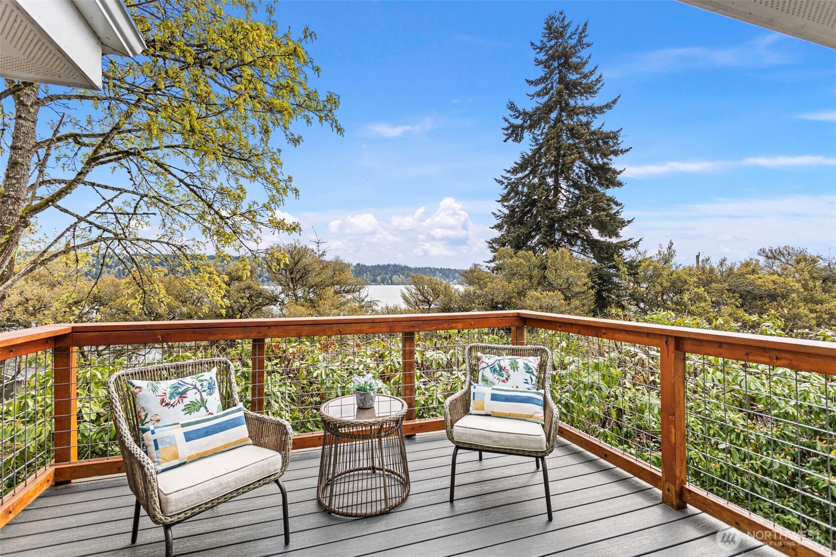 Elevated above the trail, this deck off the dining area provides a great spot to watch the eagles and ospreys nest in the tall trees.