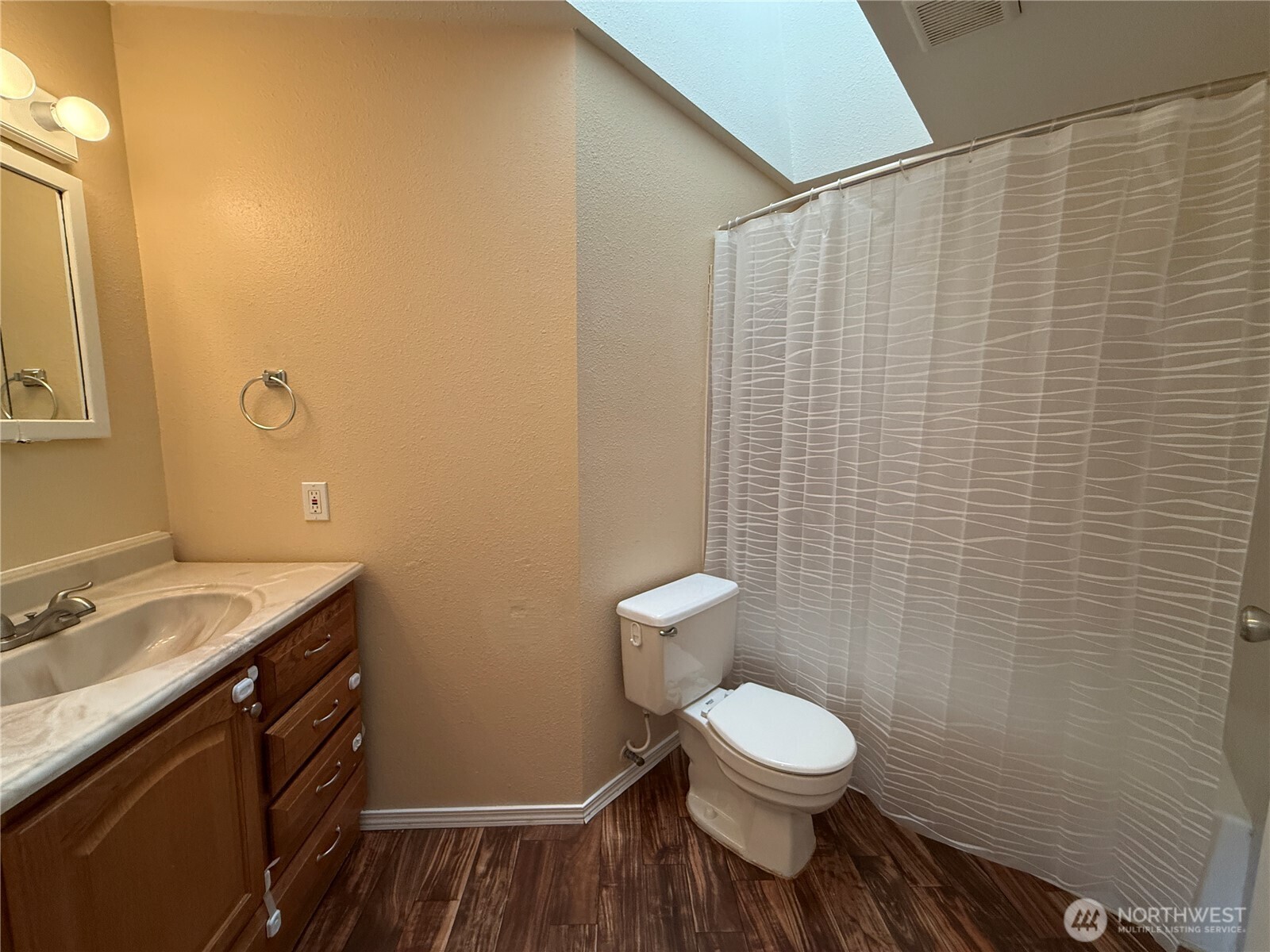 Full Bath - View 2