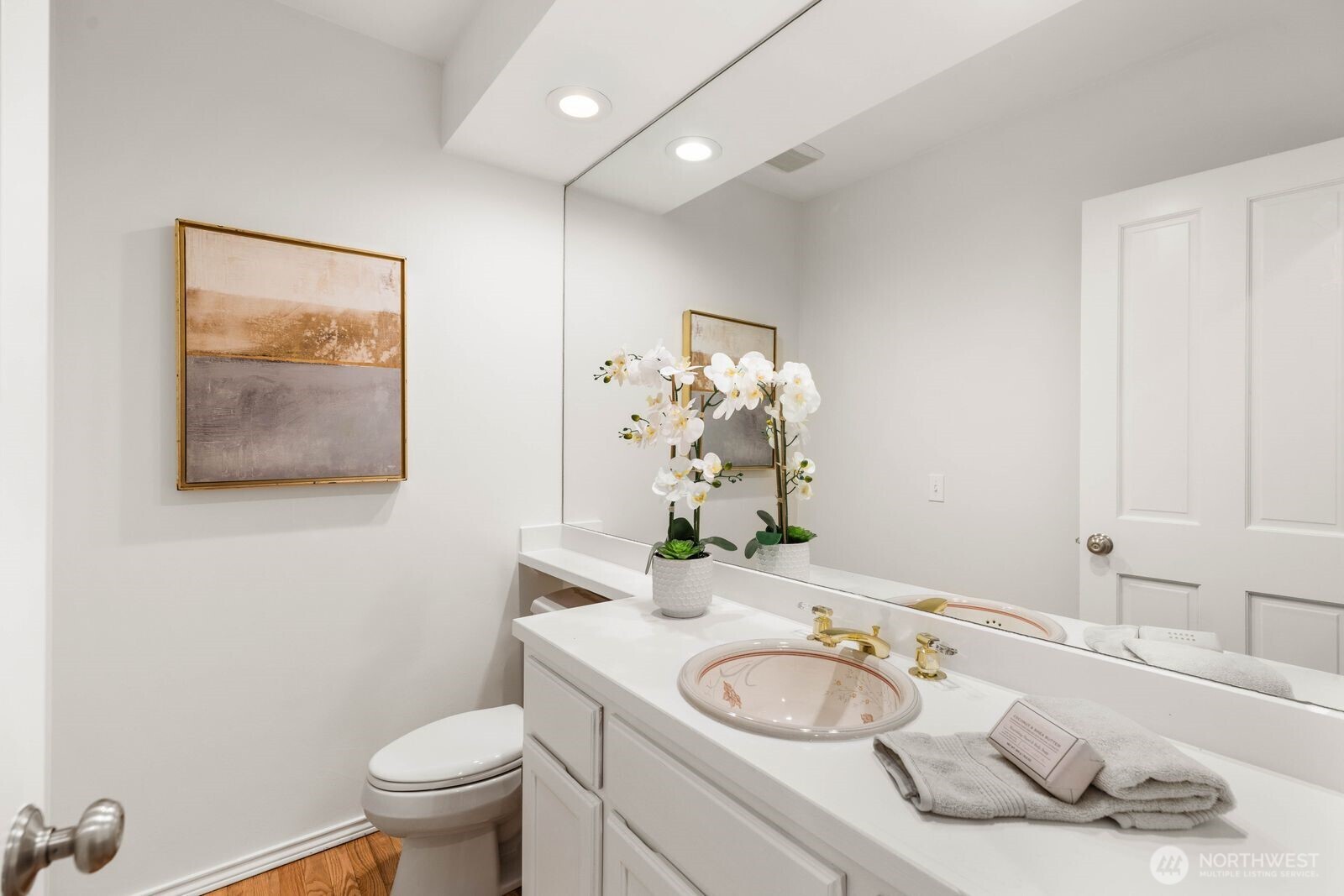 Powder room.
