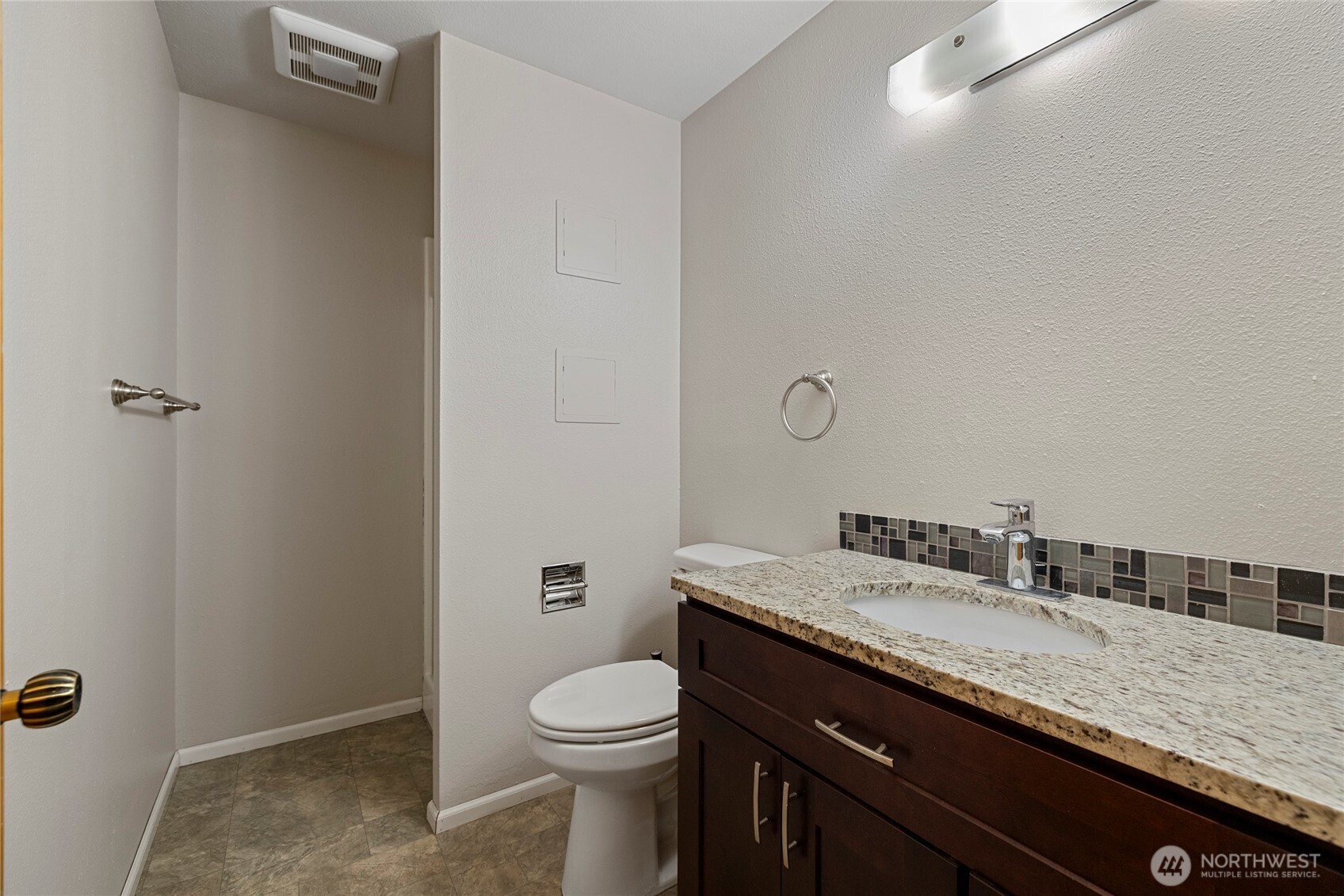 Lower level 3/4 bathroom