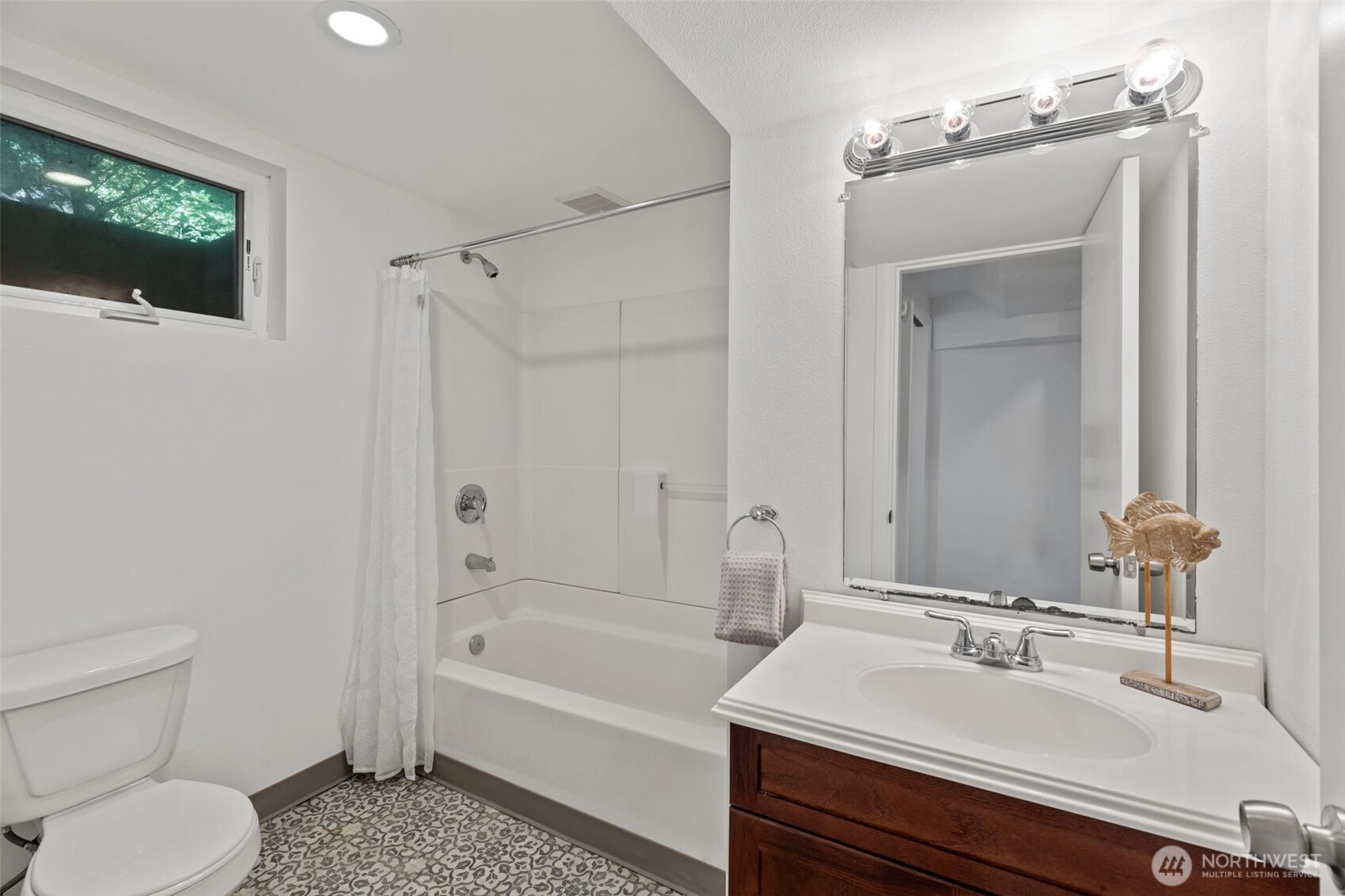 Full downstairs bathroom.