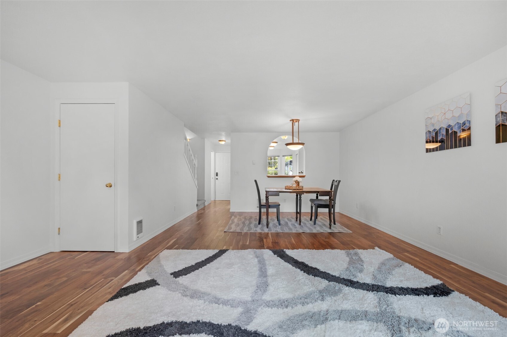 This well maintained townhome offers comfort, style and convenience.