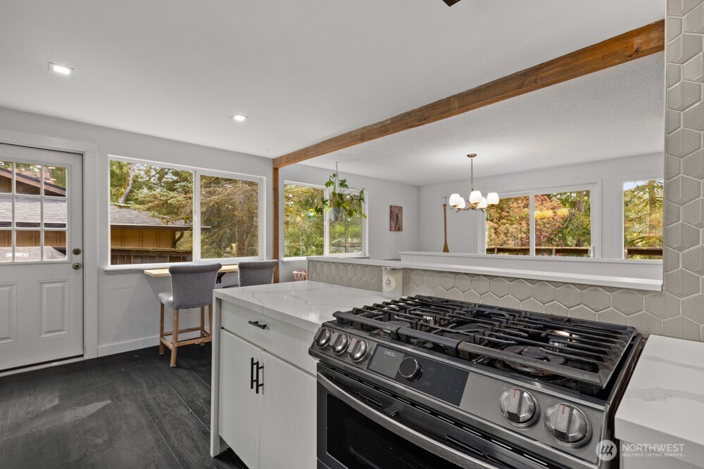 Take in wide, open territorial views, even from the kitchen space!
