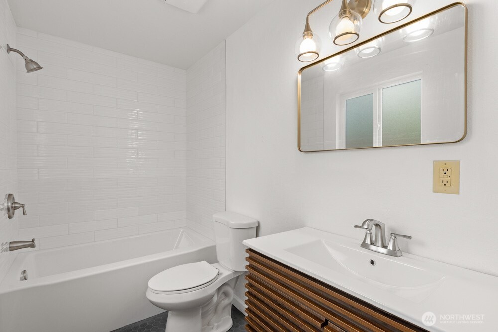 So clean and fresh, primary full bath.