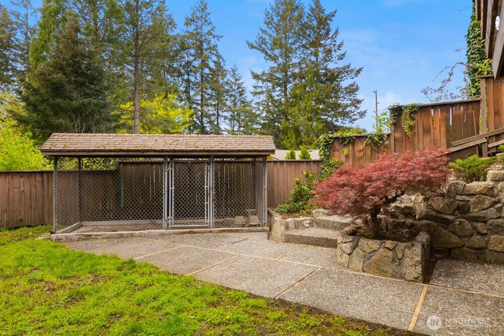 Pet-friendly with a built-in dog pen for added functionality.