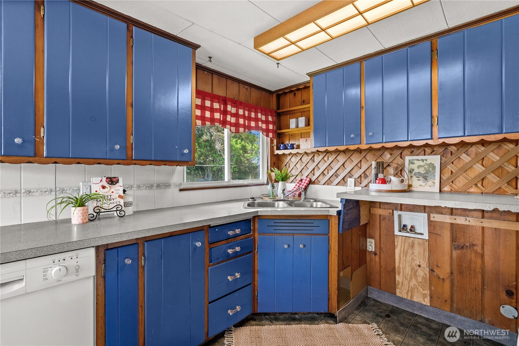 1209 Wheeler St S, Tacoma, WA 98444-3843