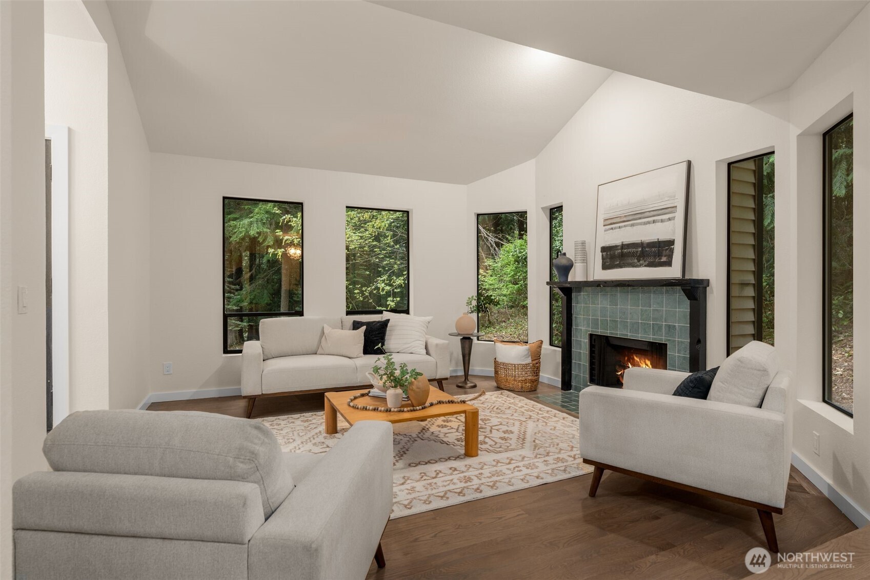 Vaulted ceilings and forest views