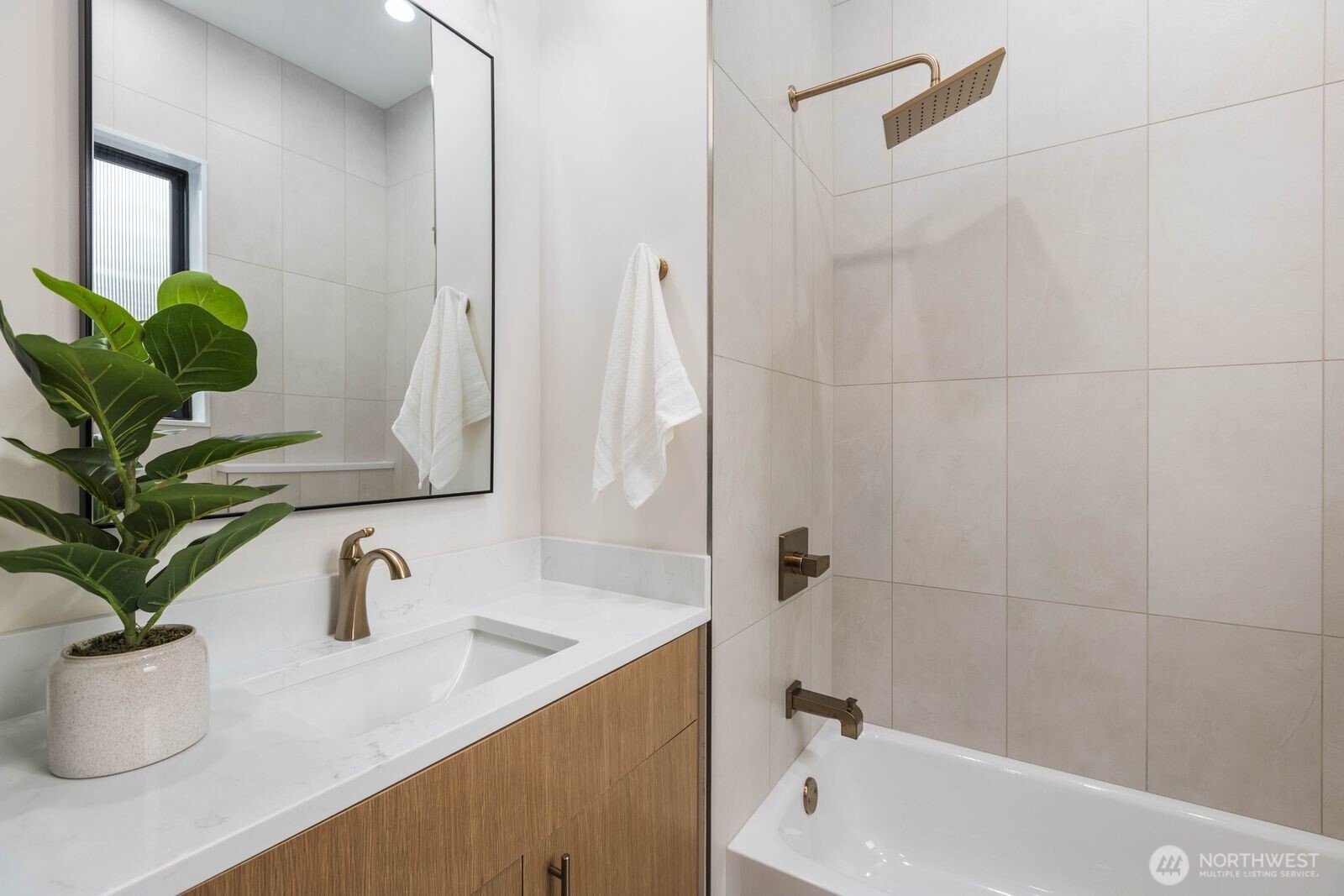 Guest Suite Bathroom