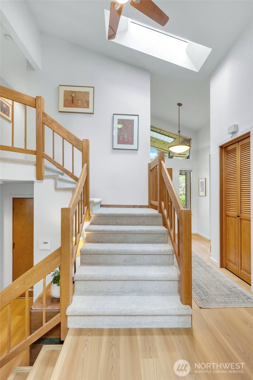 New Carpet on stairs and all bedrooms.