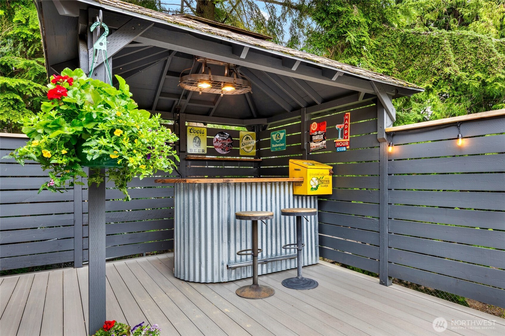 Picturesque backyard! Gazebo stays with home