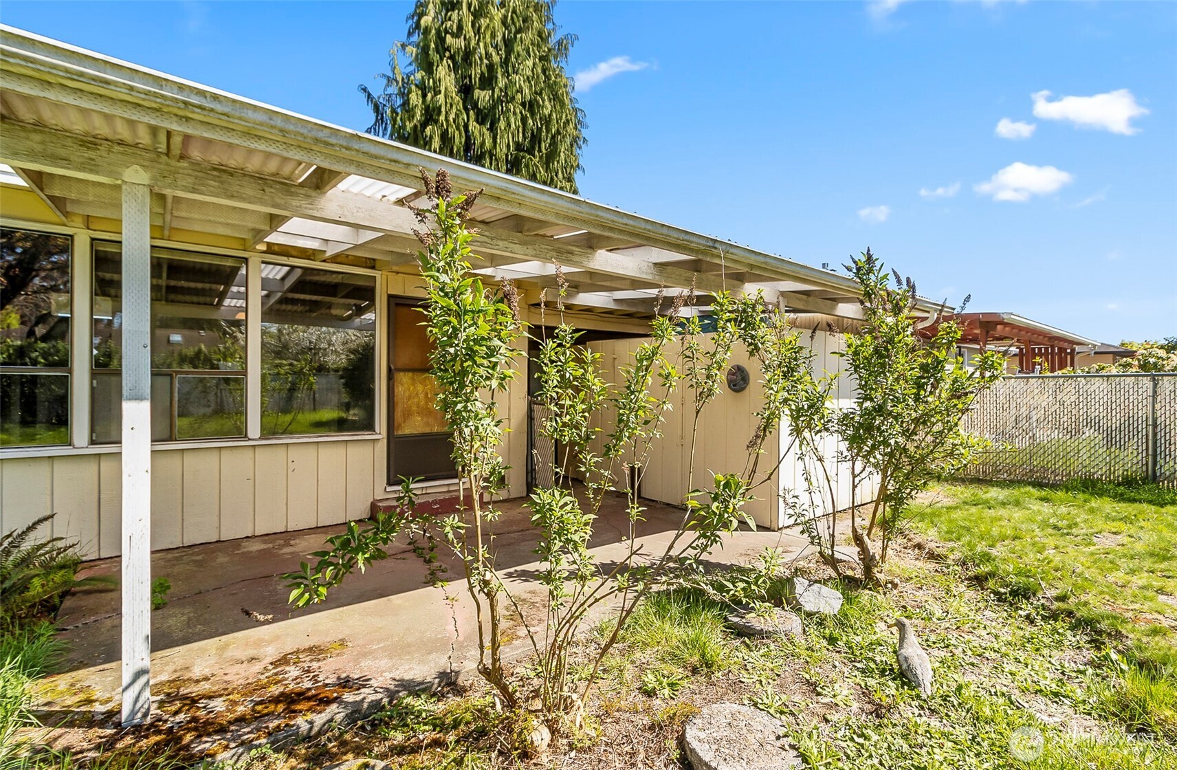Fully Fenced Back Yard~