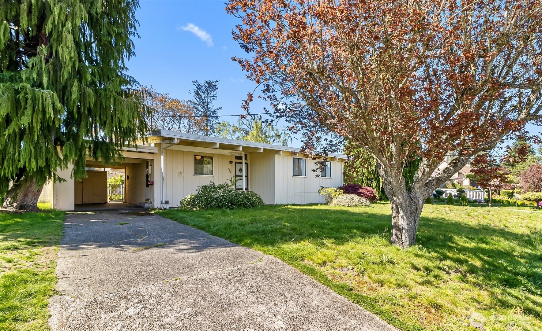 Cheery Front Entrance~